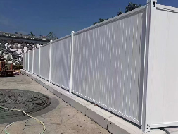 深圳寶安工地500㎡PVC圍擋當天送達，旭東圍擋批發(fā)讓采購更省心！